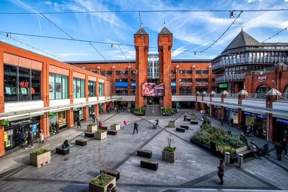 Ealing Broadway shopping centre image for removals in Ealing Broadway page