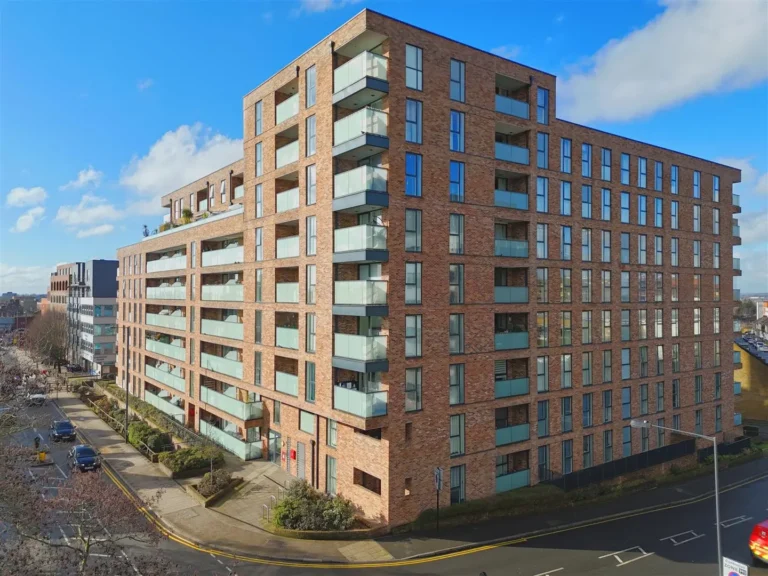 Professional house moving service in Harrow, North West London